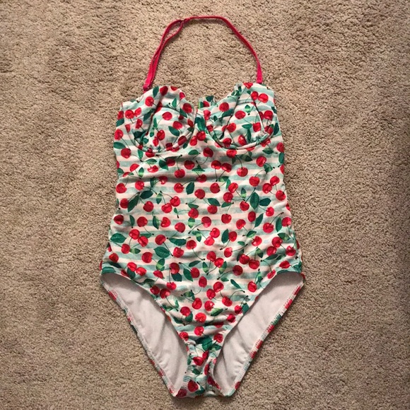 One piece swimsuit - Picture 1 of 2